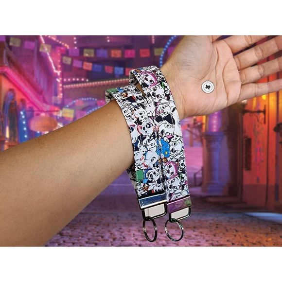 Disney 101 Dalmatians Fabric key Fob, Custom Wristlet Key Fob, Wrist Keychain - Picture 2 of 5